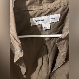 Tan Old Navy NWT men’s button down shirt